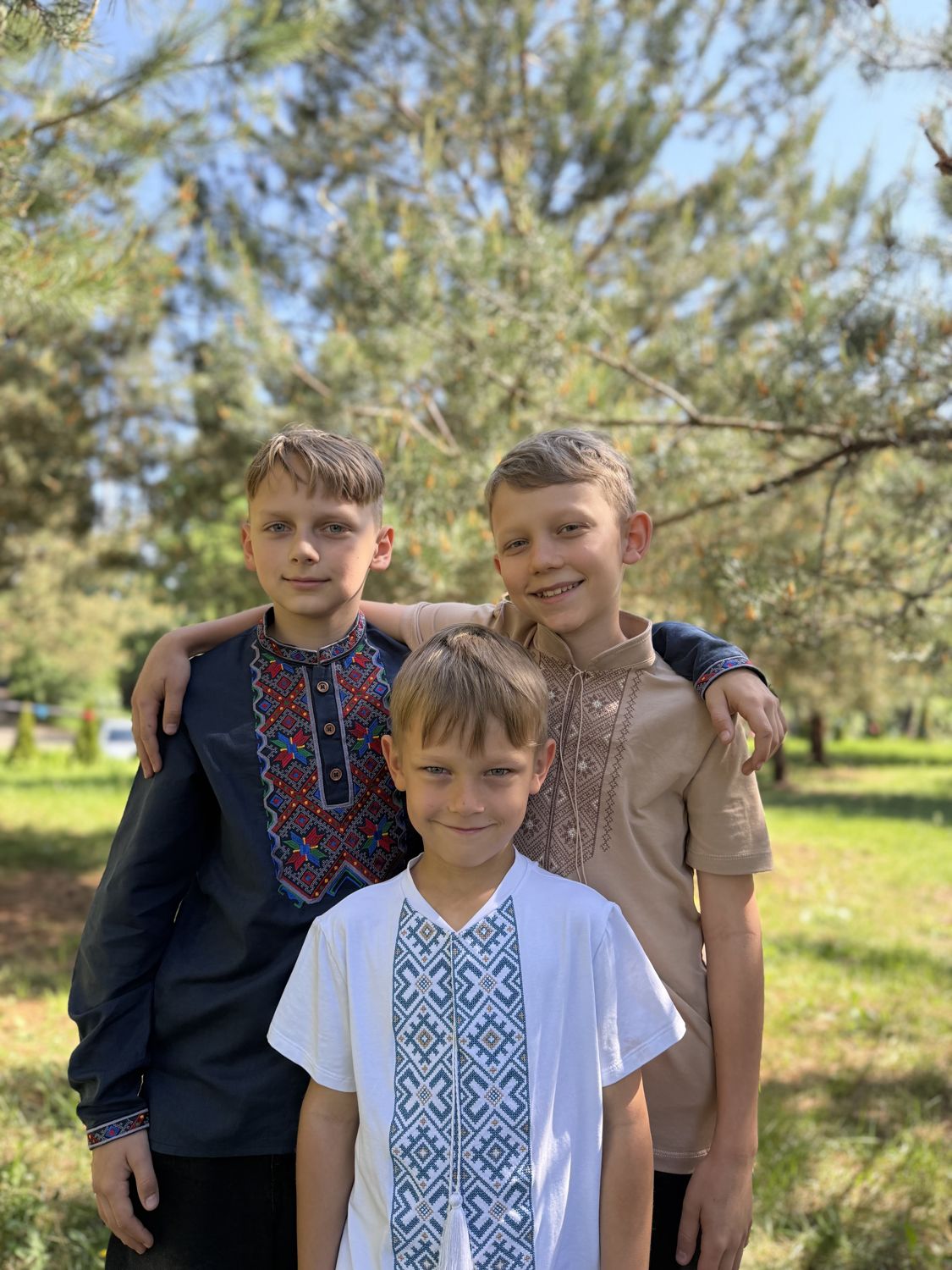 Діти у школі TAUCER